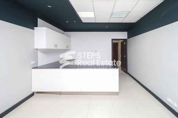 Unfurnished Office Space — Umm Ghuwailina - Office in Al Aman Street