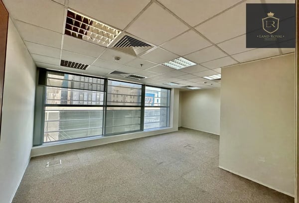 Luxurious Office Space with Captivating Sea Views - Office in Corniche Road