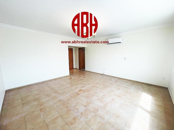 WELL MAINTAINED 3BDR VILLA | AMAZING AMENITIES - Villa in Al Nasr Street