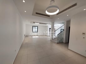 Spacious  UF 3BR Villa in a Peaceful Compound - Villa in Souk Al gharaffa