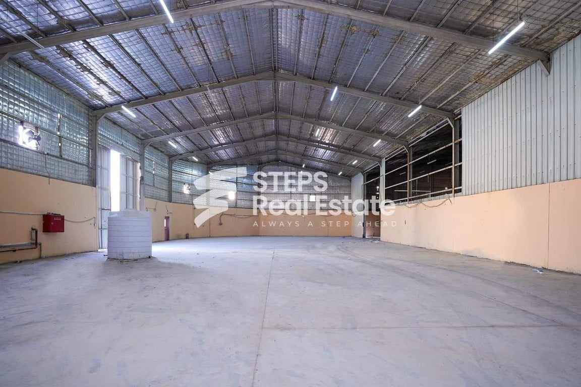 1200-SQM Warehouse in Industrial Area - Warehouse in Industrial Area