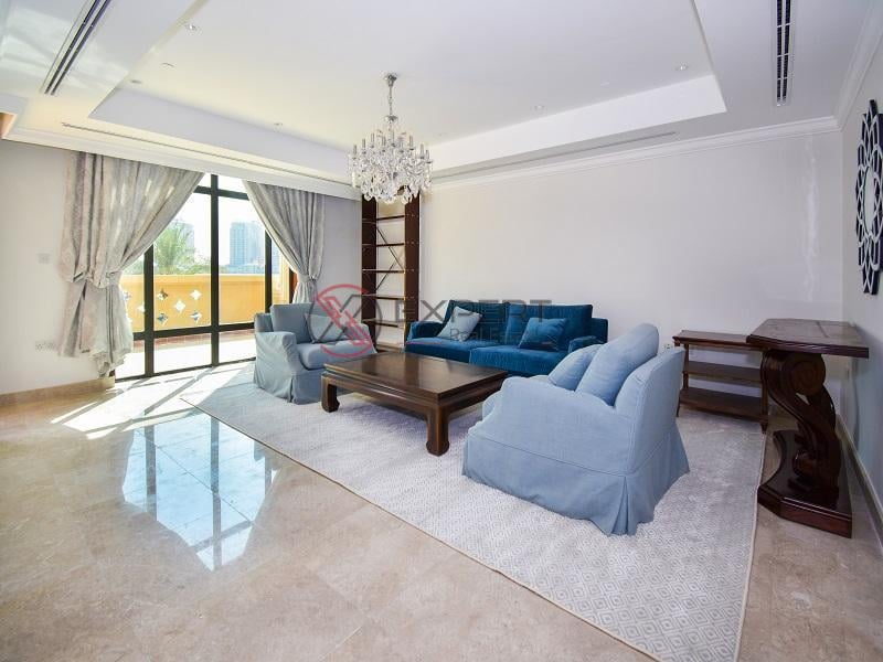 Sumptuous Townhouse | Full marina view | For sale.