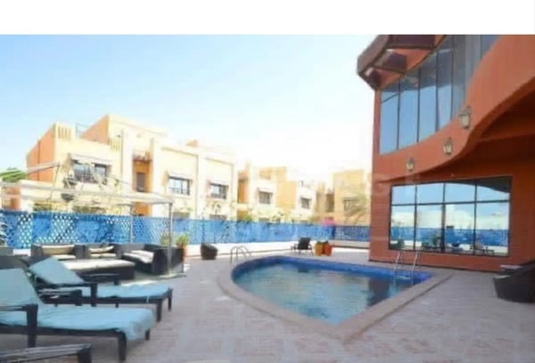 free month furnished 1bhk@compound+pool+gym - Apartment in Muaither North