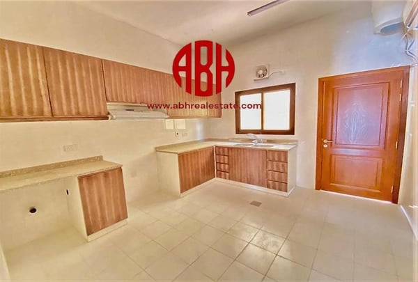 STUNNING VILLA | SEMI- FURNISHED 5BDR VILLA | GYM - Compound Villa in Al Markhiya Street