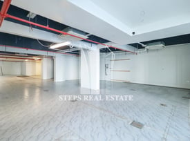 Prime Location Showroom in Al Sadd for Rent - ShowRoom in Al Sadd Road