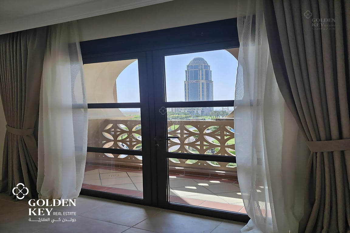 Premium Tower ✅ Balcony | Upgraded - Apartment in Porto Arabia