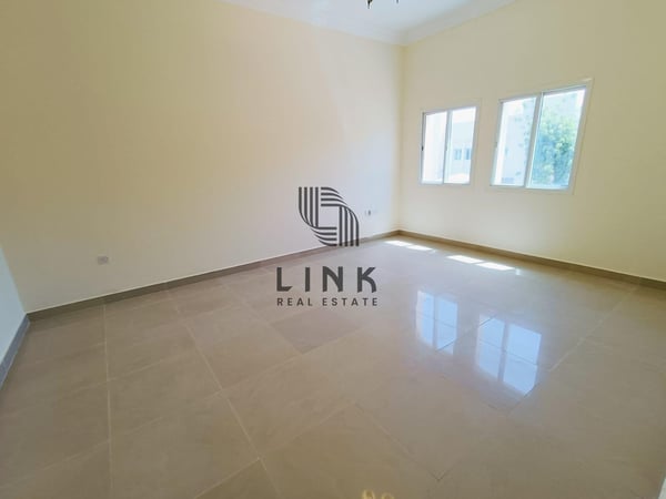 Compound Villa 5 Beds Unfurnsihed/ excluding Bills - Compound Villa in Ain Khaled Villas