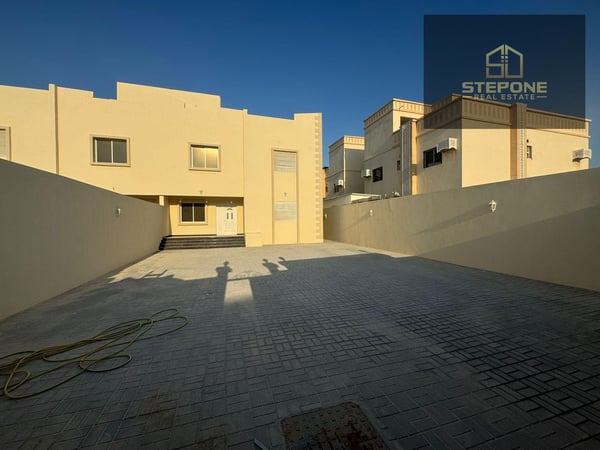 AFFORDABLE STAND-ALONE VILLA | 8 BEDROOMS | U.F - Villa in Umm Salal Mahammad