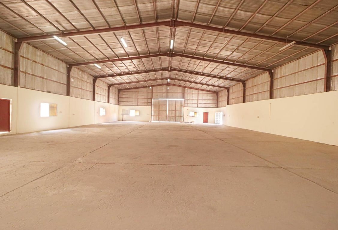 Good Conditioned Warehouse with Rooms for rent