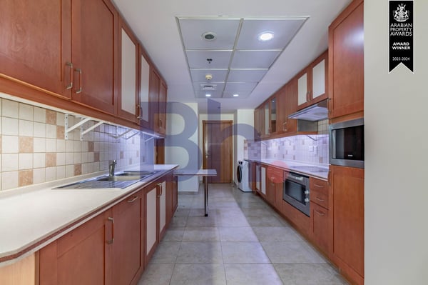 3 Bedroom Maid Room in Pearl || Semi-Furnished - Apartment in Piazza Arabia