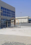 Store+ Office+ Accommodation Workers in Al Wakrah - Whole Building in East Industrial Street