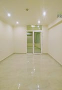 Brent New 3BHK Master Bedroom With Balcony - Apartment in Al Sadd