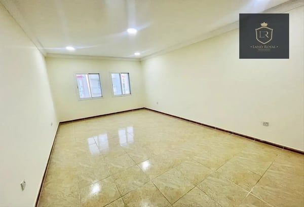 7BHK VILLA COMPOUND IN GHARAFA FOR BACHLORS - Compound Villa in Izghawa