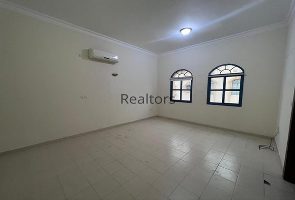 Delightful 3 BR SF Villa Perfect for a Family !! - Villa in Bu Hamour Street