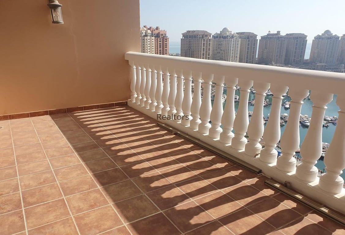 Large 3 Beds + Maid Fully Furnished Marina View - Apartment in West Porto Drive