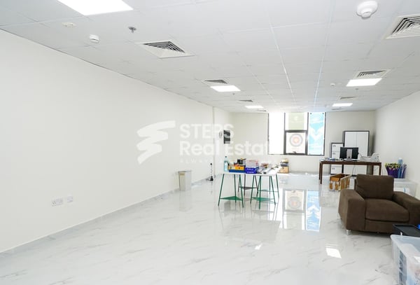 Spacious Office for Rent in Izghawa - Office in Izghawa