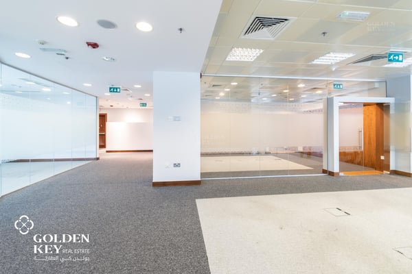 Semi-fitted Office Space | Great Views | West Bay - Office in West Bay