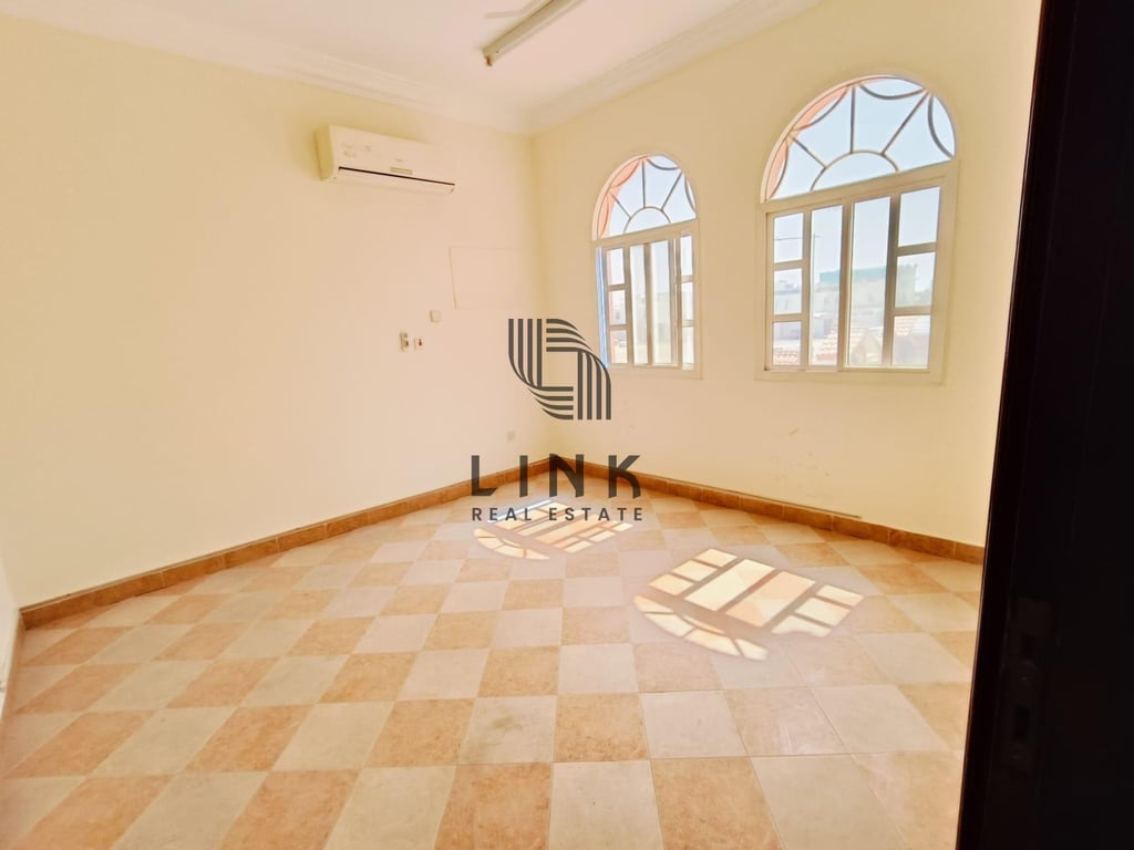 Semi commercial villa/ Unfurnished /Old Airport Villa in Old Airport Road
