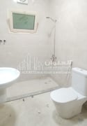 Affordable 4B/R in Prime Location in a Compound - Villa in Bu Hamour Street