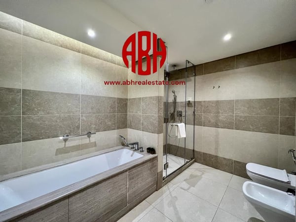 LUXURIOUS 2 BR FURNISHED W/ HUGE BALCONY | NO COMM - Apartment in Abraj Bay