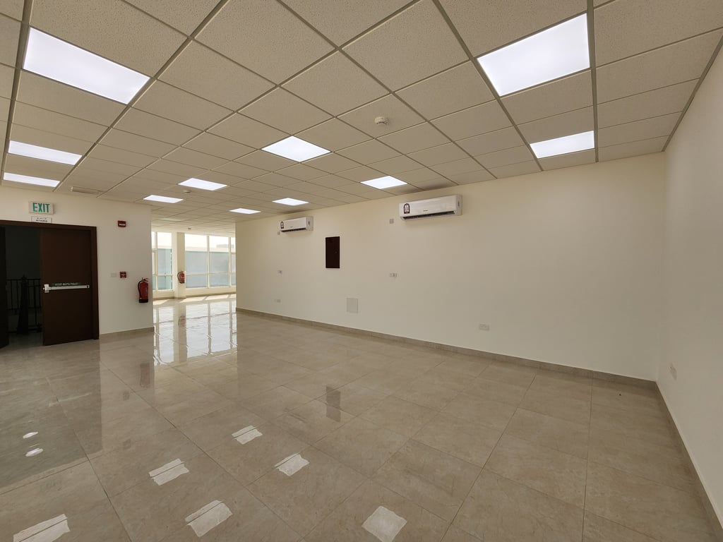 Brand new ware house for rent in Birkat Al Awamer