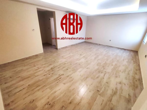 SPACIOUS 7 BDR + MAID VILLA | CONVENIENT COMPOUND - Compound Villa in Umm Al Amad