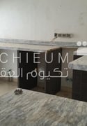 THREE STOREY SHOWROOM, PERFECT FIT FOR A RESTAURANT - ShowRoom in Salwa Road