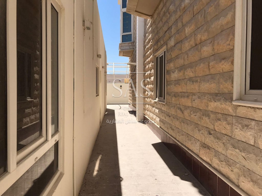 HUGE COMMERCIAL VILLA IN AL DUHAIL - Commercial Villa in Duhail Villas