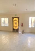 Brand New compound villa 6 bed + backyard - Compound Villa in Salwa Road