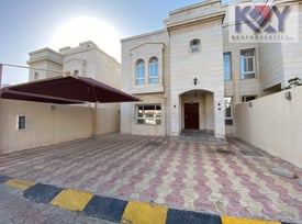 Compound villa 5 bed + front & back yard - Villa in Bu Hamour Street