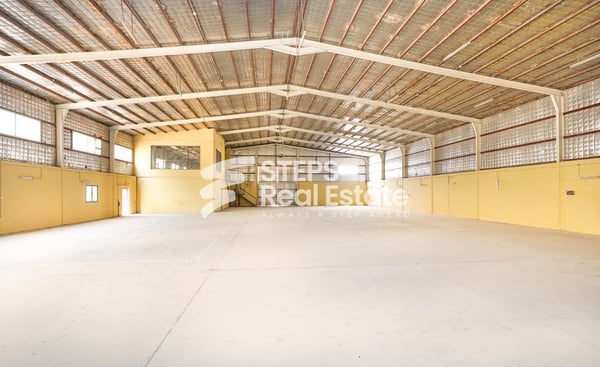 1,200 SQM Warehouse + Rooms for Rent - Warehouse in Industrial Area