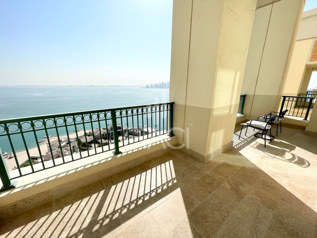 FULLY FURNISHED | PENTHOUSE 4 BDR | BEACH VIEW