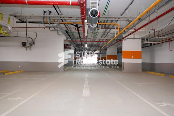 Spacious Showroom for Rent in Abu Hamour - ShowRoom in Bu Hamour Street