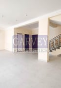 Three Storey Six BR Compound Villa with Amenities - Villa in Al Aziziyah