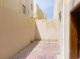 UNFURNISHED | COMPOUND VILLA | OFFER APPLICABLE - Villa in Souk Al gharaffa