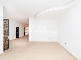 Commercial Villa for Rent | Premium Location - Villa in Bu Hamour Street