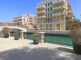 Modern Venetian 3 Bedroom Apartment in the Pearl ! - Apartment in Qanat Quartier