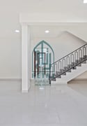 Fancy 5BR + Maid&#39;s Villa with Pool and Gym - Compound Villa in Bu Hamour Street