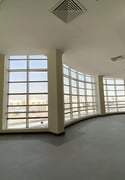 SPACIOUS COMMERCIAL SPACE FOR CLINIC.... - Office in Umm Salal Mohammed