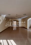 Modern 6-Master Bedroom Villa in Prime location - Villa in Al Waab