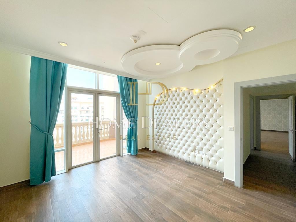 Spacious 2BR +Maids Room Apartment in Porto Arabia - Apartment in West Porto Drive