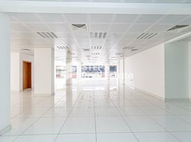 Entire Building w/ Showrooms and Offices - Office in Al Nasr Street