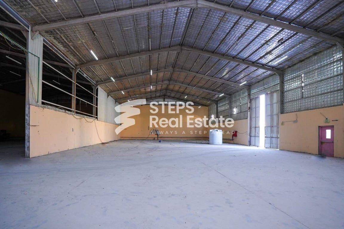 1200-SQM Warehouse in Industrial Area - Warehouse in Industrial Area