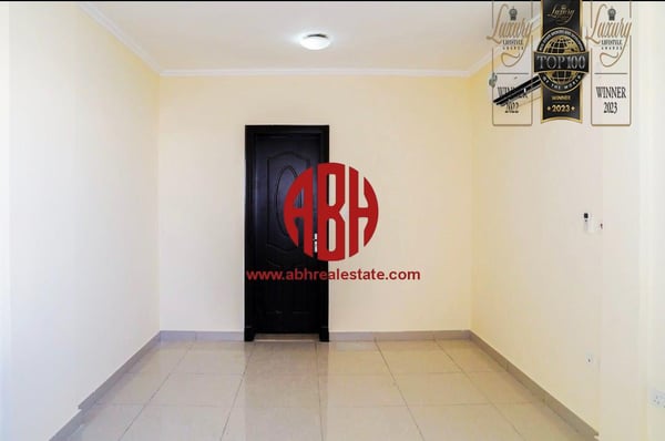 QUIET COMPOUND | 5 BDR VILLA | CONVENIENT LOCATION - Villa in Wadi Al Markh