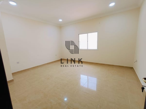 Standalone Villa with Private Pool 5 Bedrooms - Villa in Al Duhail South