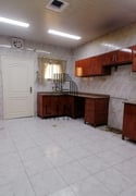 5BR + Maid's Room Villa in Compound - Villa in Al Hadara Street