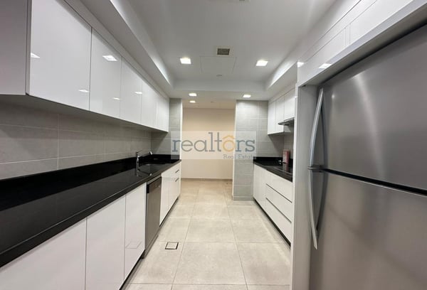 Marina View Semi Furnished 1 Bedroom Al Mutahidah - Apartment in Al Mutahidah Tower