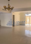 Luxurious 4 Bedrooms+Maid Compound Villa. - Villa in Al Hanaa Street