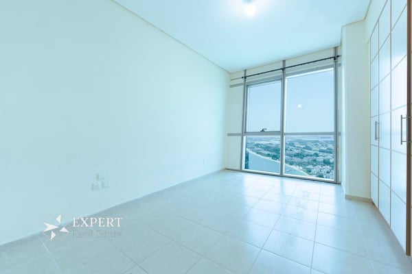 Spacious N Bright+Maid's Apartment w/Sea View - Apartment in Zig Zag Towers