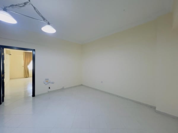 LUXURY FACILITIES | 2BR SPACIOUS APARTMENT - Apartment in Al Khalidiya Street